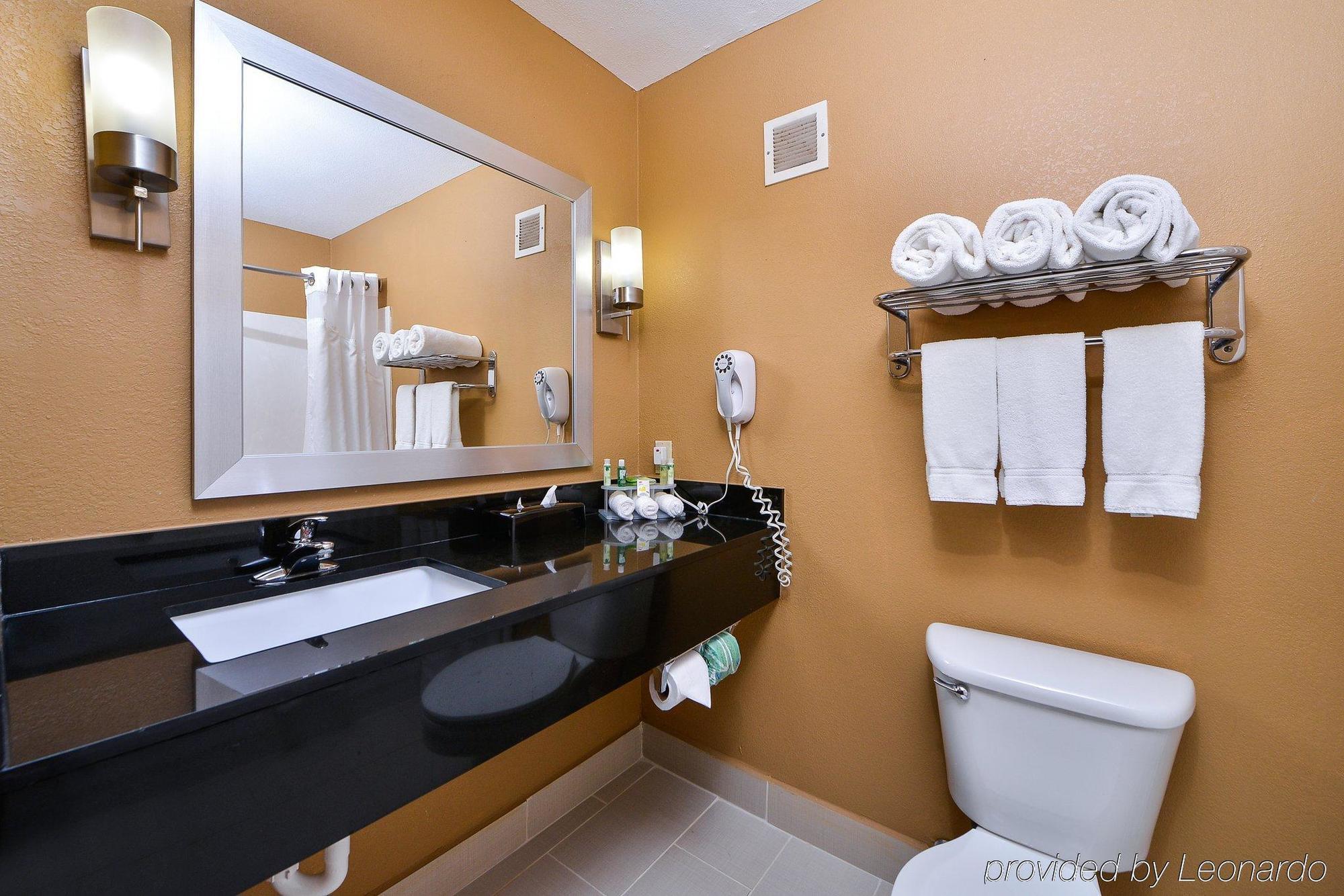 Holiday Inn Express Hotel And Suites Houston Kingwood Exterior foto