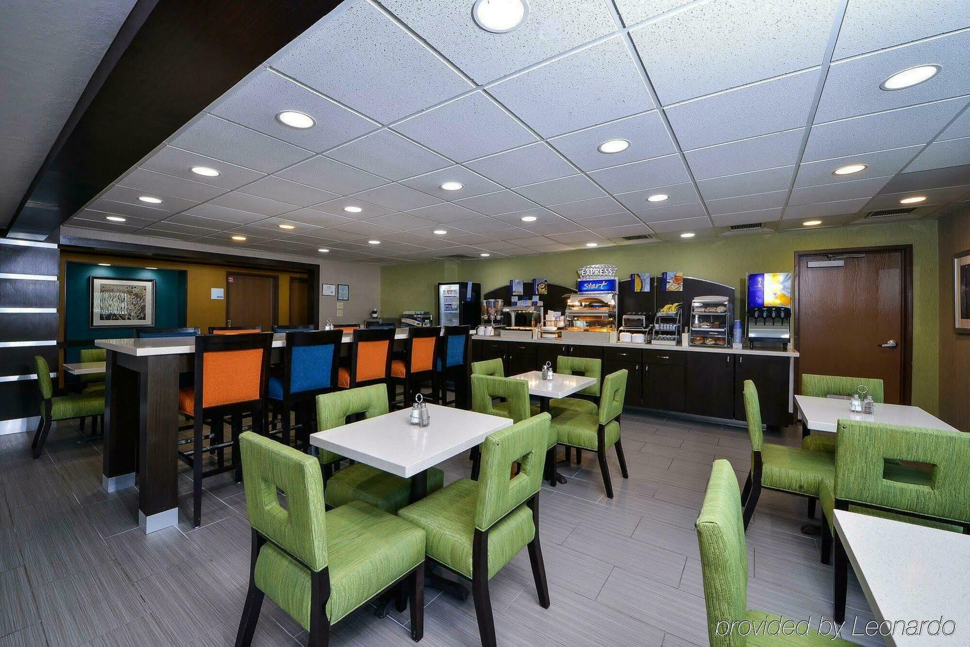 Holiday Inn Express Hotel And Suites Houston Kingwood Exterior foto